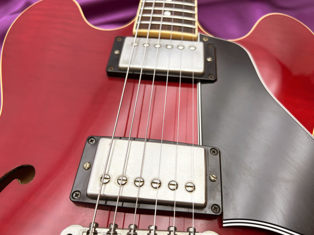 鳥取県倉吉市より、Gibson ES-335 Cherry 1999年製 セミアコギターを ...